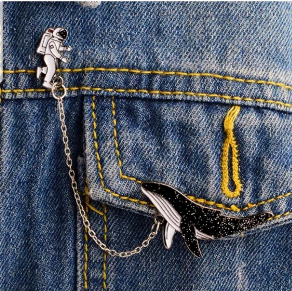 *Winter* Whale Astronaut Pin - Picture 2 of 3